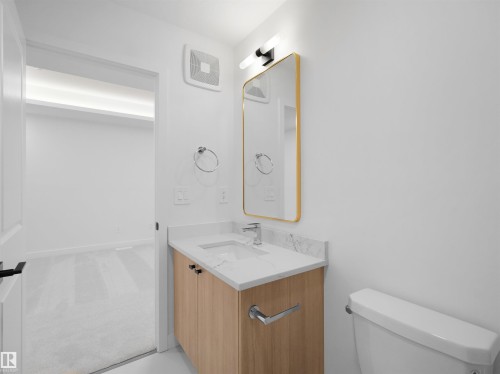 8247 Kiriak Loop Sw, Edmonton, AB - Indoor Photo Showing Bathroom
