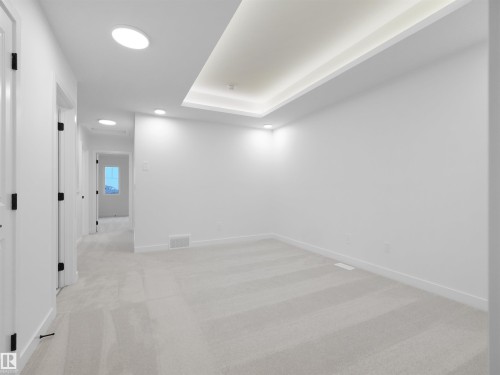 8247 Kiriak Loop Sw, Edmonton, AB - Indoor Photo Showing Other Room