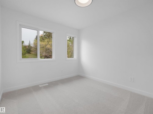 8247 Kiriak Loop Sw, Edmonton, AB - Indoor Photo Showing Other Room
