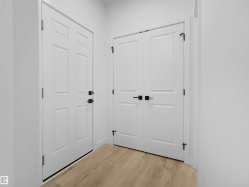 8247 Kiriak Loop Sw, Edmonton, AB - Indoor Photo Showing Other Room