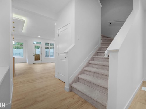 8247 Kiriak Loop Sw, Edmonton, AB - Indoor Photo Showing Other Room