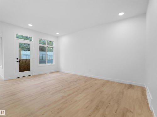 8247 Kiriak Loop Sw, Edmonton, AB - Indoor Photo Showing Other Room