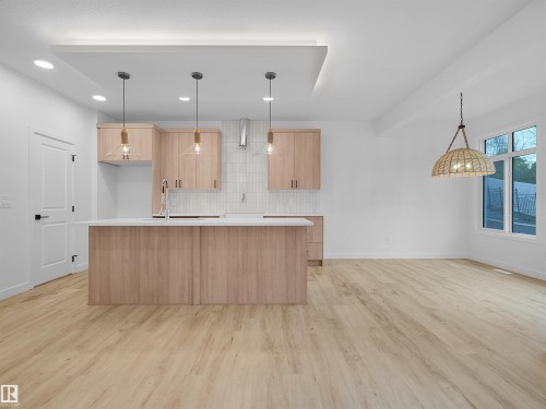 8247 Kiriak Loop Sw, Edmonton, AB - Indoor Photo Showing Kitchen