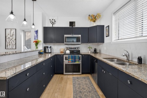 4065 Morrison Way Nw, Edmonton, AB - Indoor Photo Showing Kitchen With Double Sink With Upgraded Kitchen