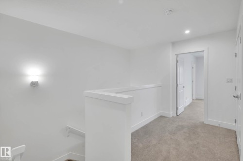 76 Penn Place, Spruce Grove, AB - Indoor Photo Showing Other Room