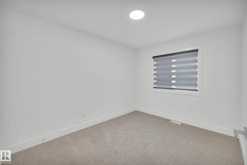 76 Penn Place, Spruce Grove, AB - Indoor Photo Showing Other Room