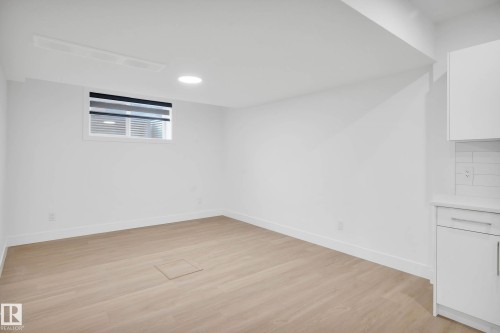 76 Penn Place, Spruce Grove, AB - Indoor Photo Showing Other Room