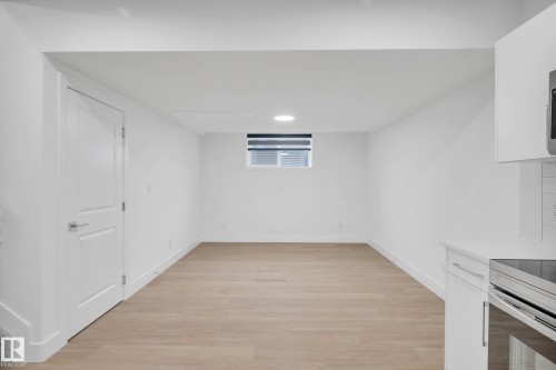 76 Penn Place, Spruce Grove, AB - Indoor Photo Showing Other Room
