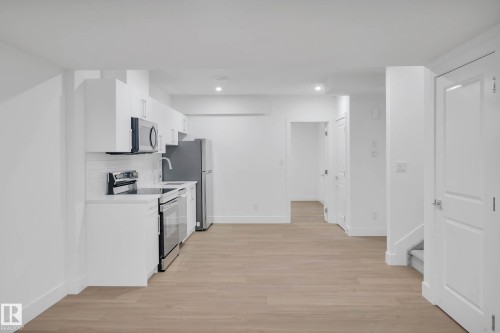 76 Penn Place, Spruce Grove, AB - Indoor Photo Showing Kitchen