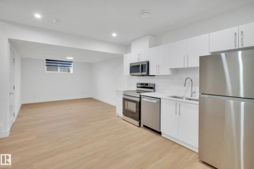 76 Penn Place, Spruce Grove, AB - Indoor Photo Showing Kitchen