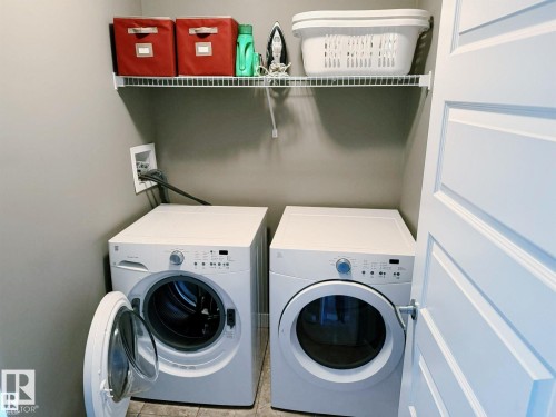 7028 174 Avenue Nw, Edmonton, AB - Indoor Photo Showing Laundry Room