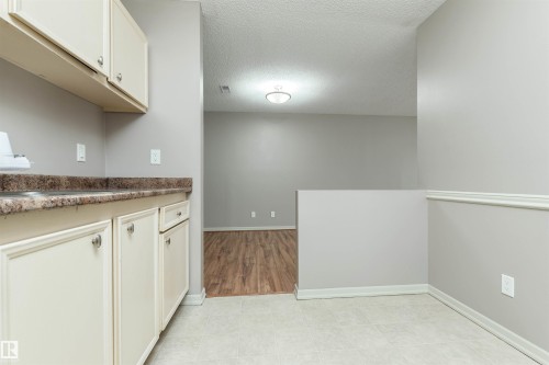 #23 14620 26 St Nw, Edmonton, AB - Indoor