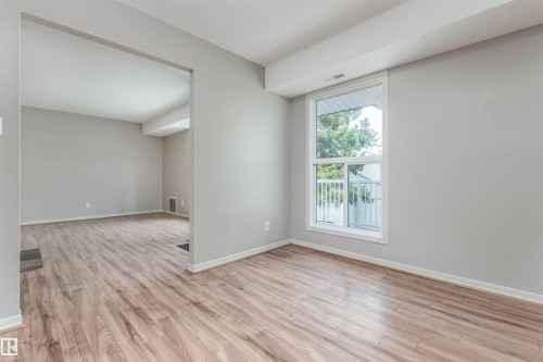 #23 14620 26 St Nw, Edmonton, AB - Indoor Photo Showing Other Room