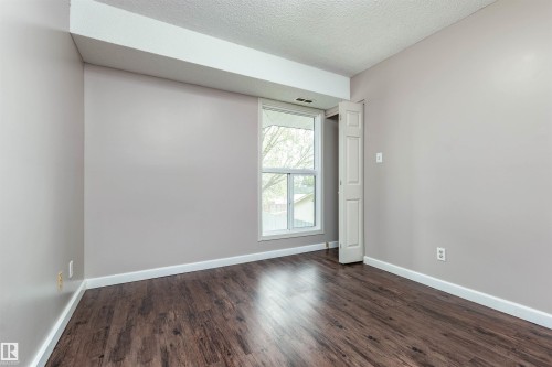 #23 14620 26 St Nw, Edmonton, AB - Indoor Photo Showing Other Room
