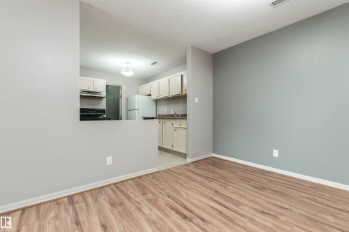 #23 14620 26 St Nw, Edmonton, AB - Indoor Photo Showing Other Room