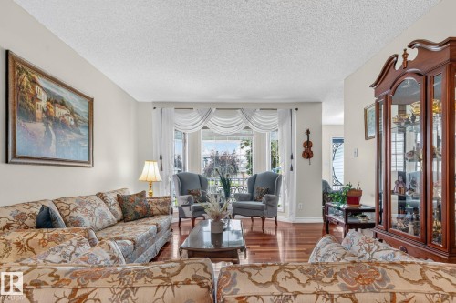 3108 36B Avenue Nw, Edmonton, AB - Indoor Photo Showing Living Room