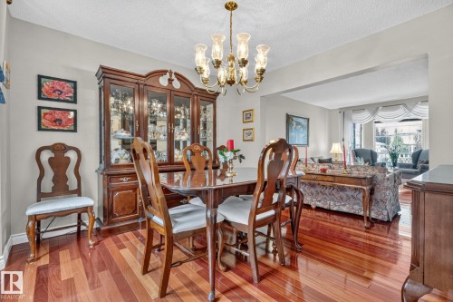 3108 36B Avenue Nw, Edmonton, AB - Indoor Photo Showing Dining Room