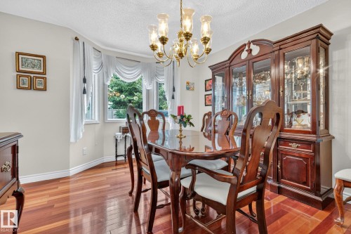 3108 36B Avenue Nw, Edmonton, AB - Indoor Photo Showing Dining Room