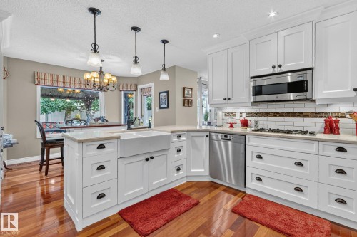 3108 36B Avenue Nw, Edmonton, AB - Indoor Photo Showing Kitchen With Upgraded Kitchen