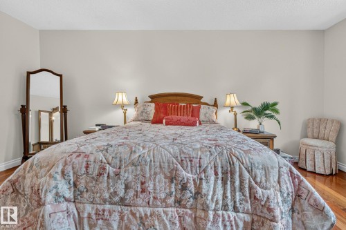 3108 36B Avenue Nw, Edmonton, AB - Indoor Photo Showing Bedroom