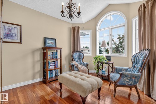 3108 36B Avenue Nw, Edmonton, AB - Indoor