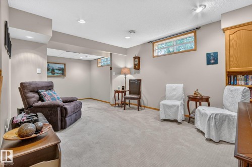 3108 36B Avenue Nw, Edmonton, AB - Indoor