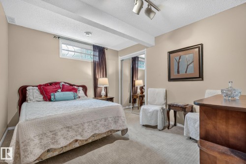 3108 36B Avenue Nw, Edmonton, AB - Indoor Photo Showing Bedroom