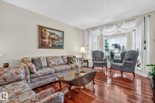 3108 36B Avenue Nw, Edmonton, AB - Indoor Photo Showing Living Room