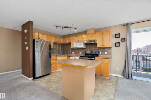 #325 11325 83 St Nw, Edmonton, AB - Indoor Photo Showing Kitchen