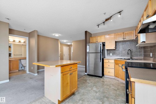 #325 11325 83 St Nw, Edmonton, AB - Indoor Photo Showing Kitchen