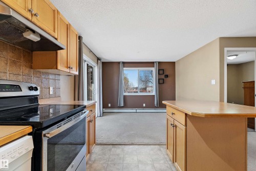#325 11325 83 St Nw, Edmonton, AB - Indoor Photo Showing Kitchen