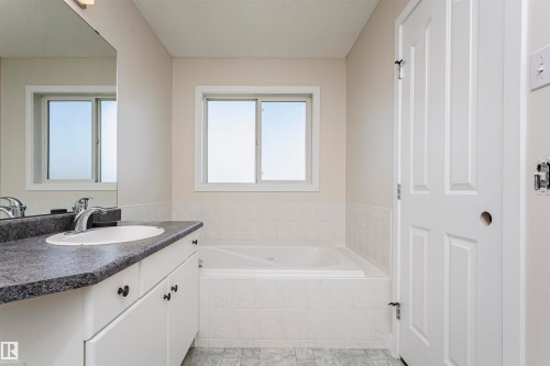 21 Alderson Close, Fort Saskatchewan, AB - Indoor Photo Showing Bathroom
