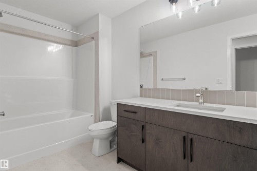 9096 Elves Loop Nw, Edmonton, AB - Indoor Photo Showing Bathroom
