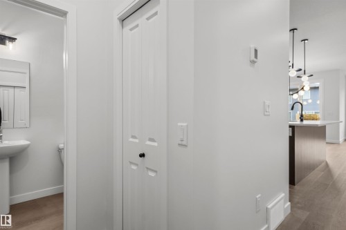 9096 Elves Loop Nw, Edmonton, AB - Indoor