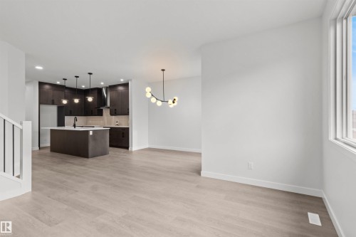 9096 Elves Loop Nw, Edmonton, AB - Indoor Photo Showing Kitchen