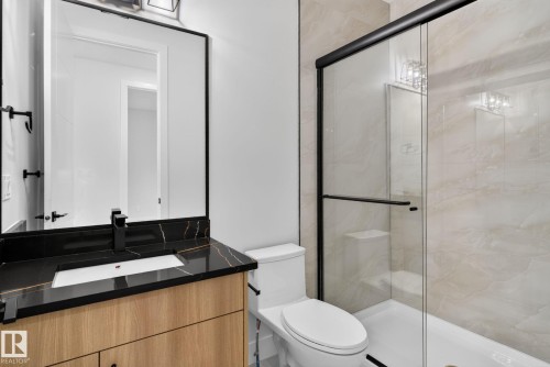 213 Fraser Way Nw, Edmonton, AB - Indoor Photo Showing Bathroom