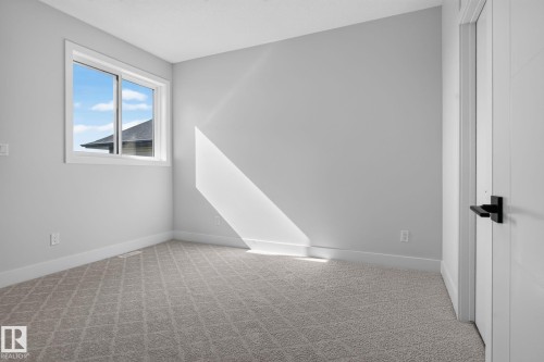 213 Fraser Way Nw, Edmonton, AB - Indoor Photo Showing Other Room