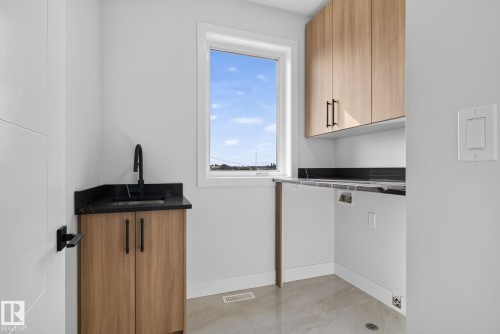 213 Fraser Way Nw, Edmonton, AB - Indoor