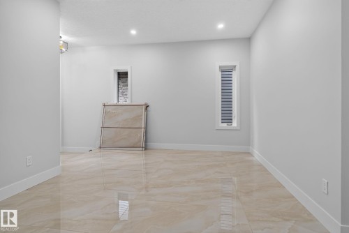 213 Fraser Way Nw, Edmonton, AB - Indoor Photo Showing Other Room