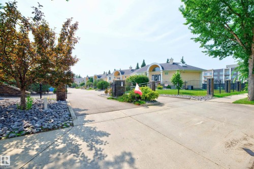 #4 11809 9B Av Nw, Edmonton, AB - Outdoor