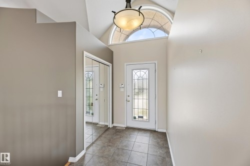#4 11809 9B Av Nw, Edmonton, AB - Indoor Photo Showing Other Room