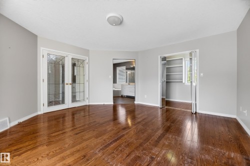 #4 11809 9B Av Nw, Edmonton, AB - Indoor Photo Showing Other Room