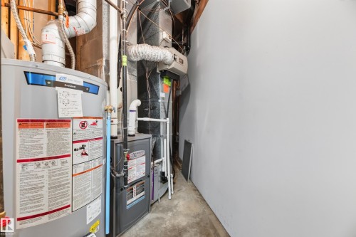 #4 11809 9B Av Nw, Edmonton, AB - Indoor Photo Showing Basement