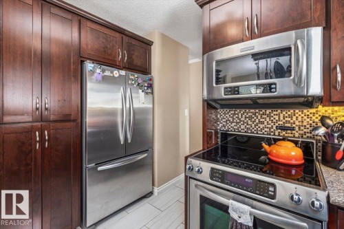 8928 92 Avenue, Fort Saskatchewan, AB - Indoor Photo Showing Kitchen
