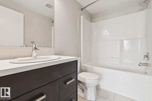 #904 10410 102 Av Nw, Edmonton, AB - Indoor Photo Showing Bathroom
