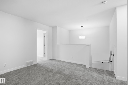 3758 Erlanger Drive Nw, Edmonton, AB - Indoor Photo Showing Other Room