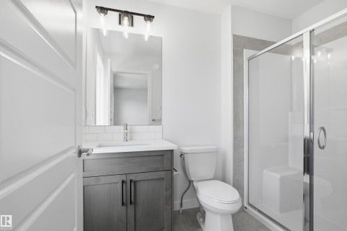 3758 Erlanger Drive Nw, Edmonton, AB - Indoor Photo Showing Bathroom
