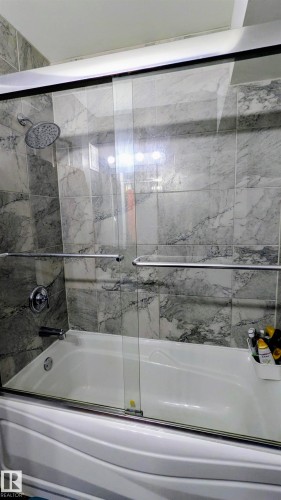 #104 16344 109 St Nw, Edmonton, AB - Indoor Photo Showing Bathroom