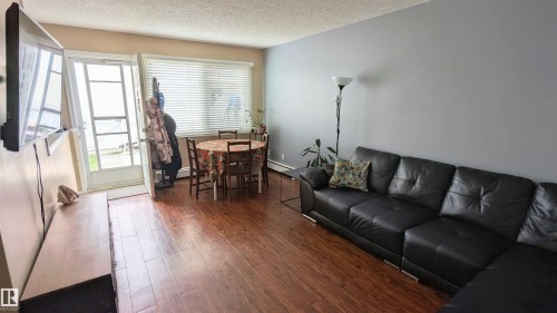 #104 16344 109 St Nw, Edmonton, AB - Indoor Photo Showing Living Room