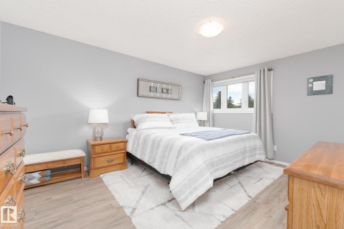 94 Marlboro Drive, Spruce Grove, AB - Indoor Photo Showing Bedroom